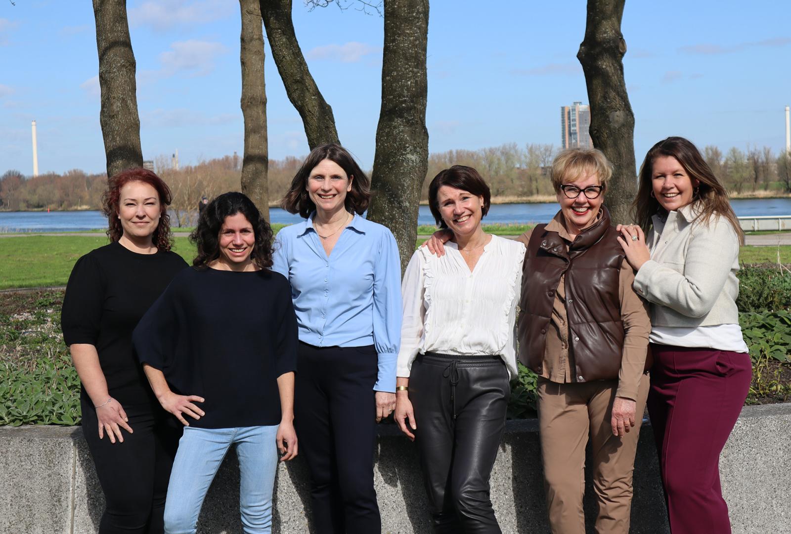 Groepsfoto van de zorgverleners van DocLine Spijkenisse